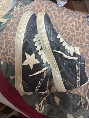 ShuShop Black and Cream Star Accent High-Top Sneakers
